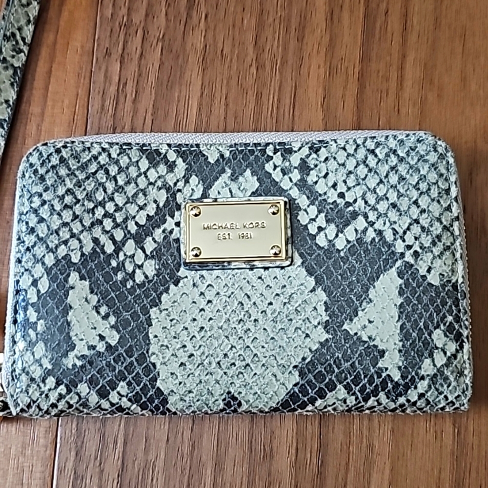 Michael Kors Wristlet